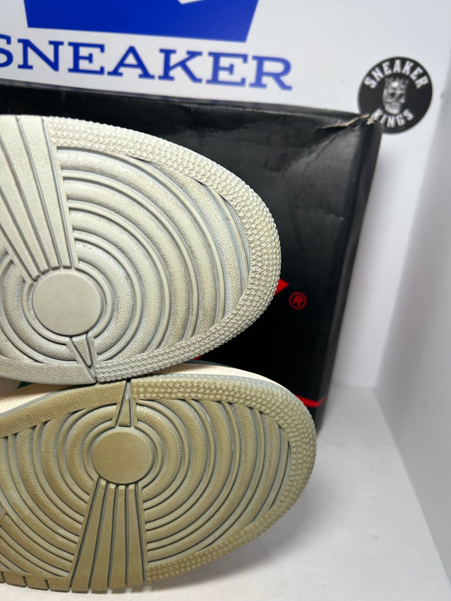 Air Jordan 1 Retro High OG Turbo Green (Pre-Owned)