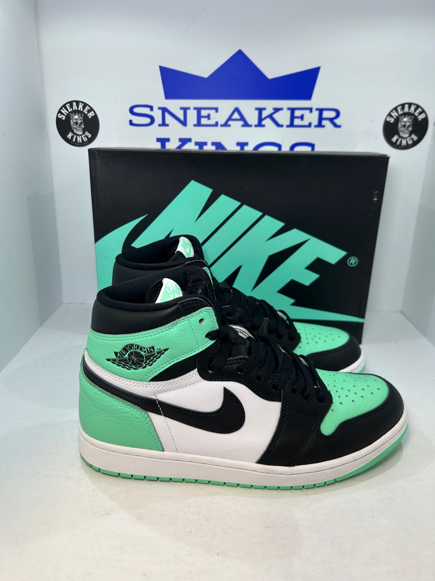 Air Jordan 1 Retro High OG Green Glow (Pre-Owned)