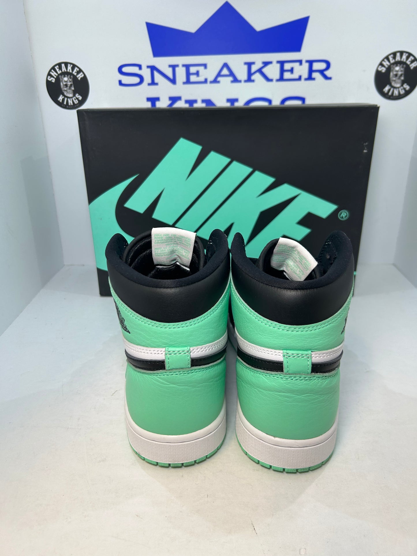 Air Jordan 1 Retro High OG Green Glow (Pre-Owned)