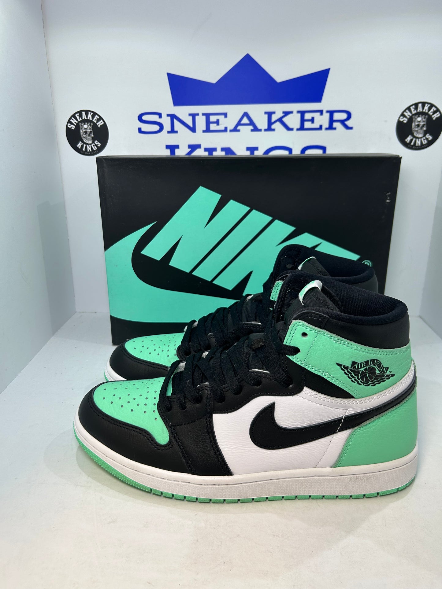 Air Jordan 1 Retro High OG Green Glow (Pre-Owned)