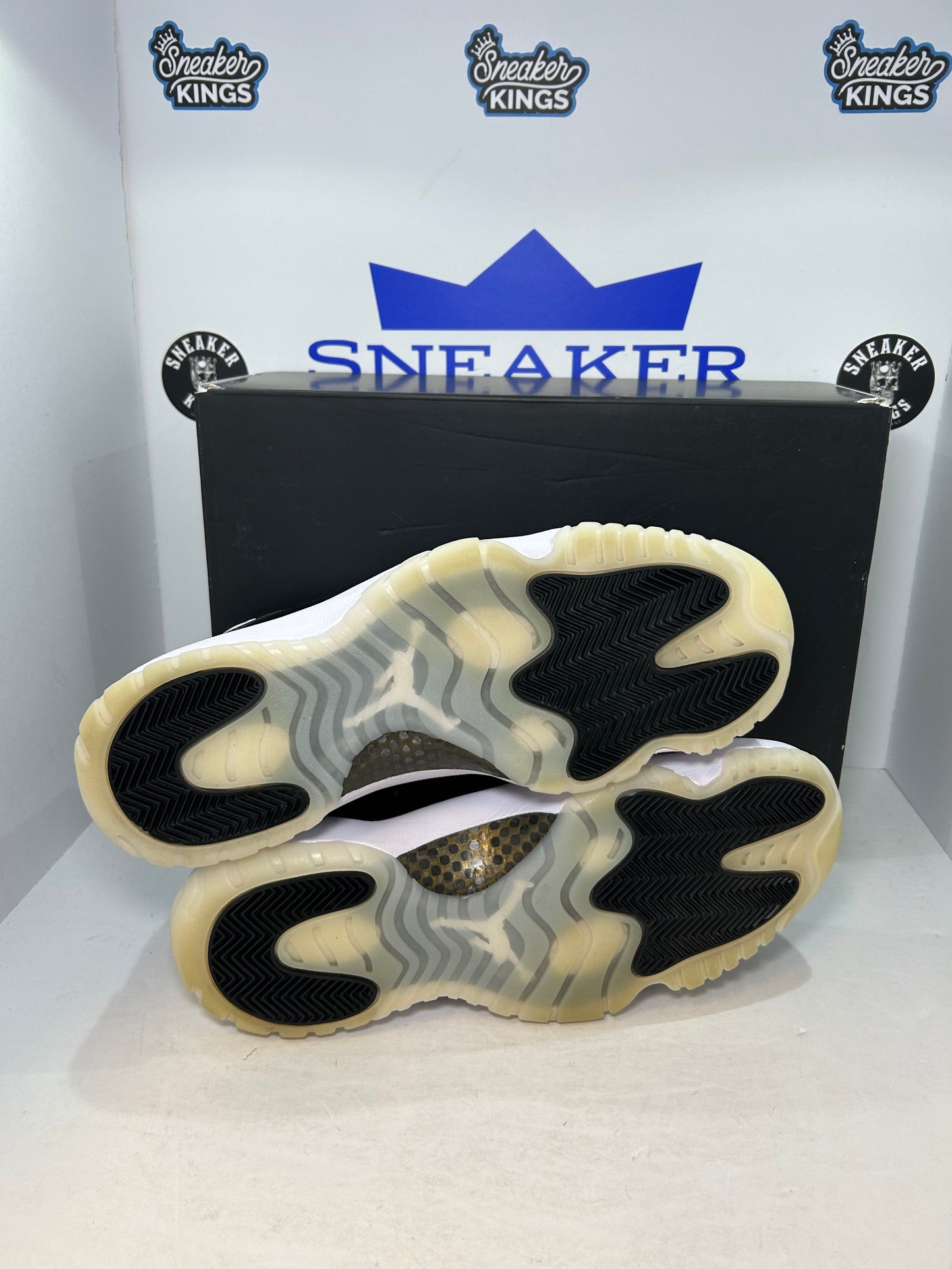 Air Jordan 11 Retro Gratitude Defining Moments DMP (Pre-Owned)