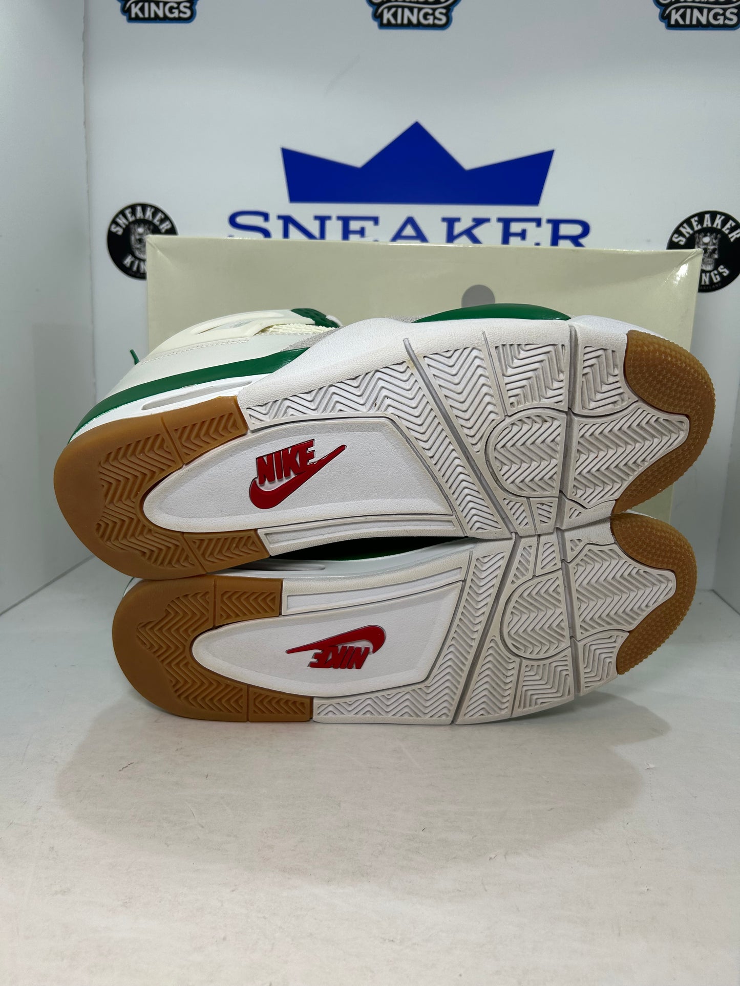 Air Jordan 4 Retro SP x Nike SB Pine Green (Pre-Owned)