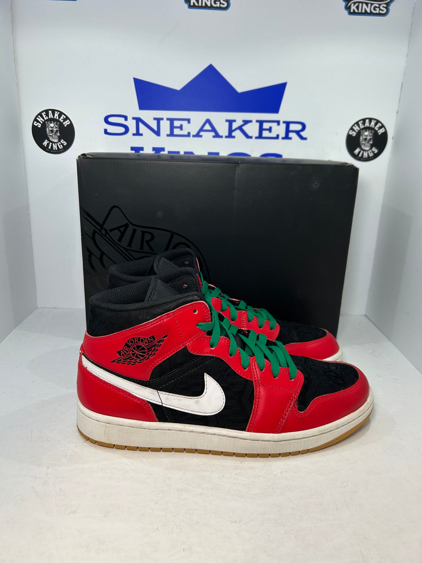 Air Jordan 1 SE Mid Christmas (Pre-Owned)