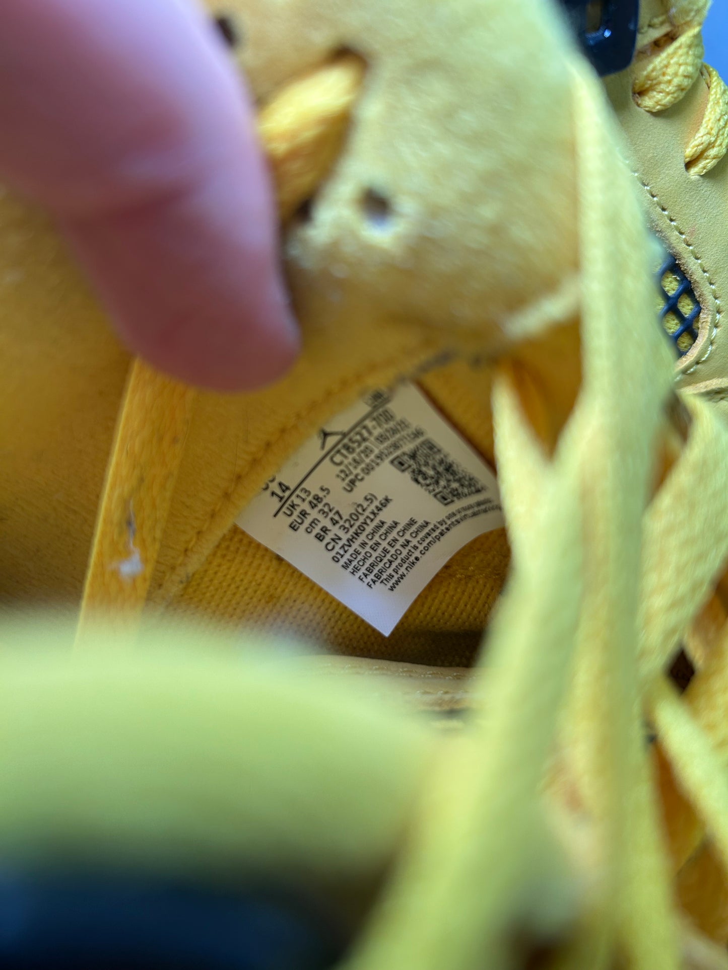 Air Jordan 4 Retro Lightning (Pre-Owned)