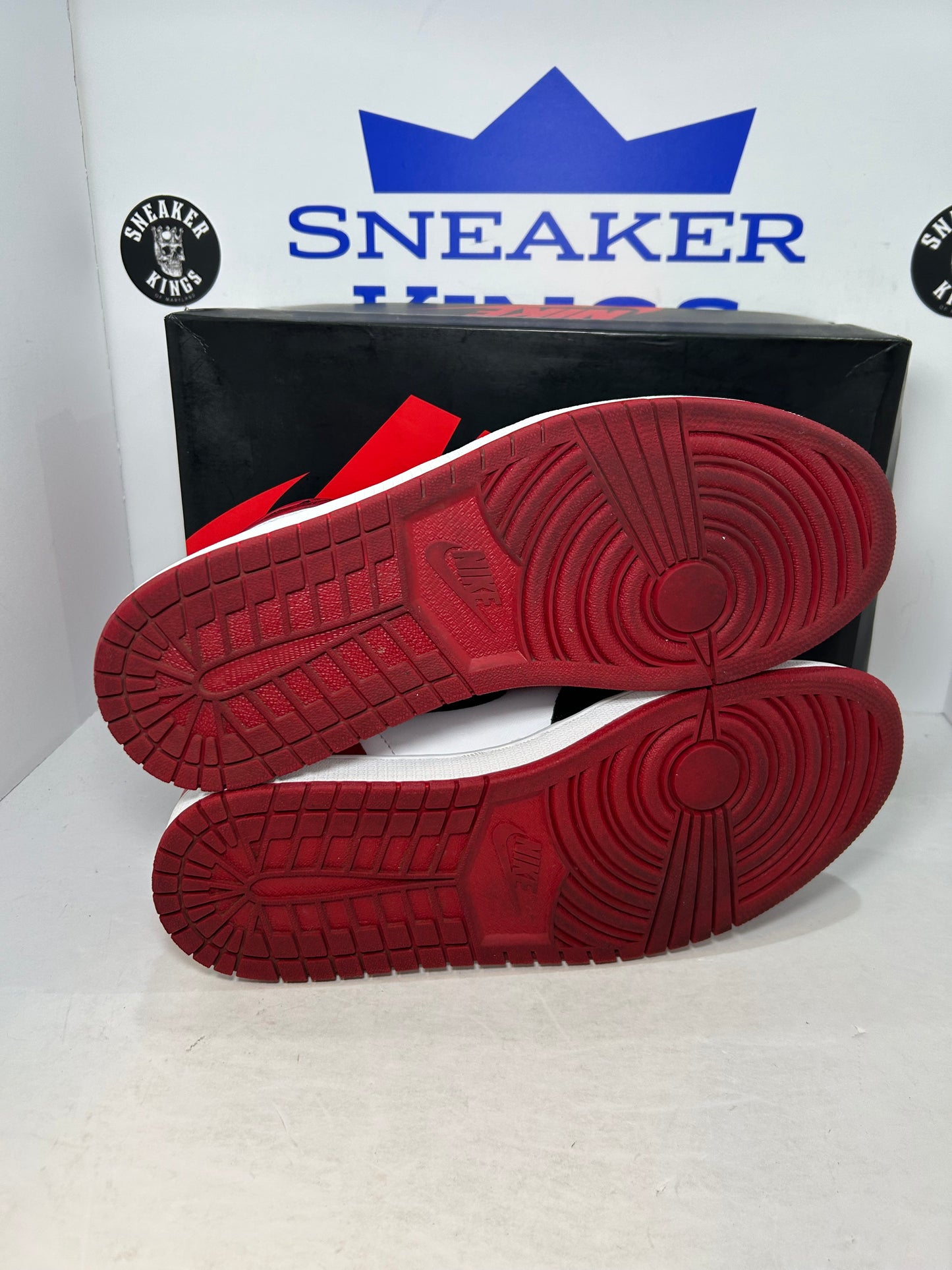 Air Jordan 1 Retro High OG Black Toe 2016 (Pre-Owned)