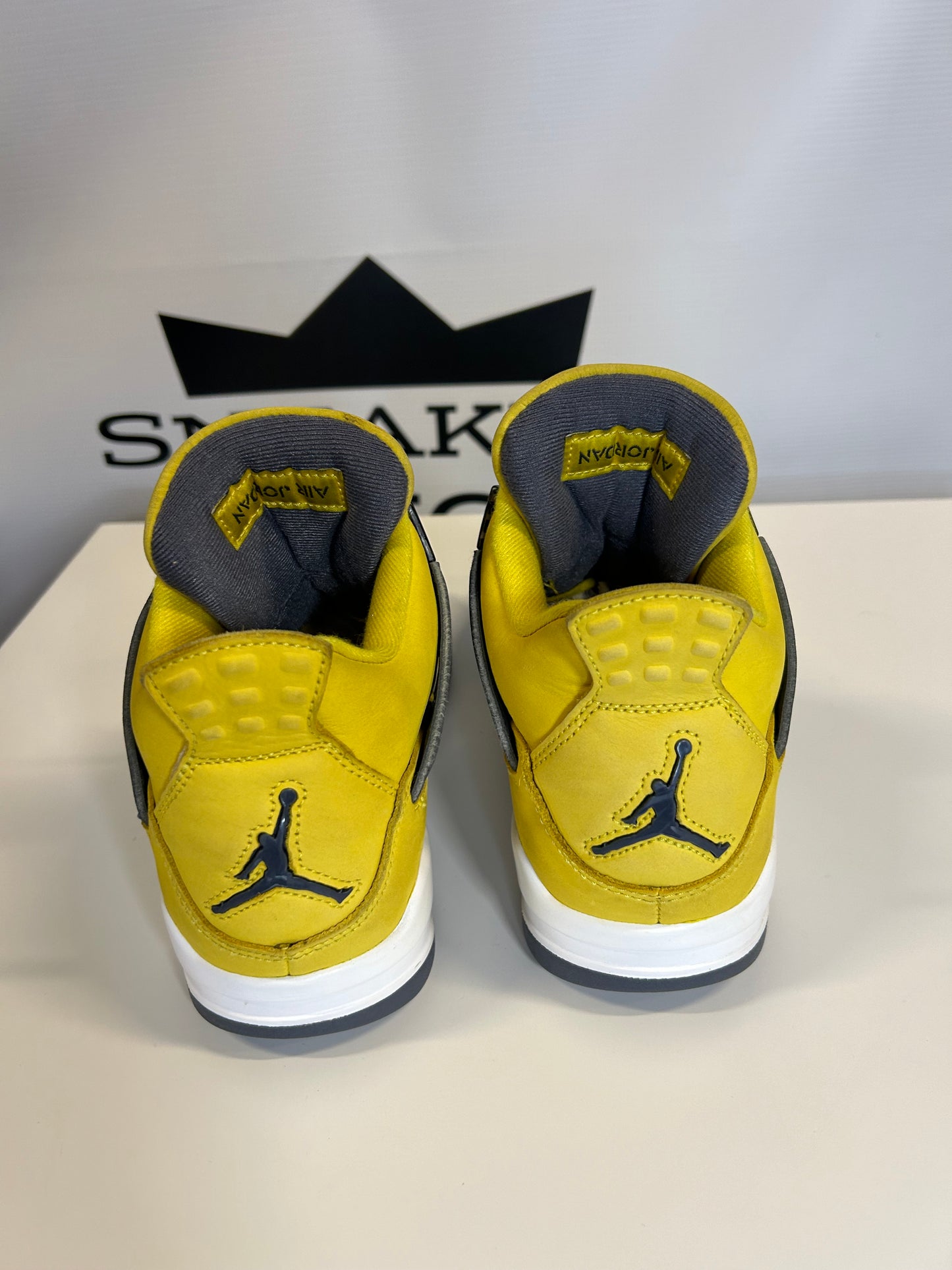 Air Jordan 4 Retro Lightning (Pre-Owned)