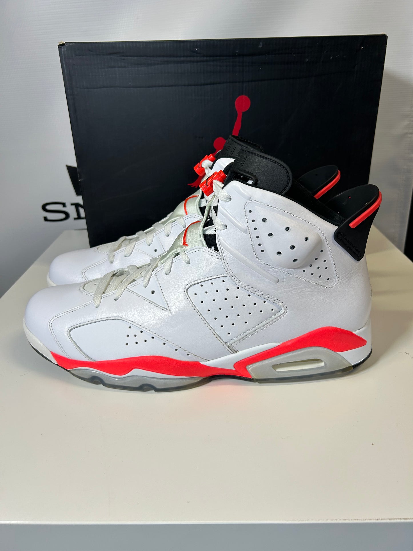 Air Jordan 6 Retro White Infrared (Pre-Owned)