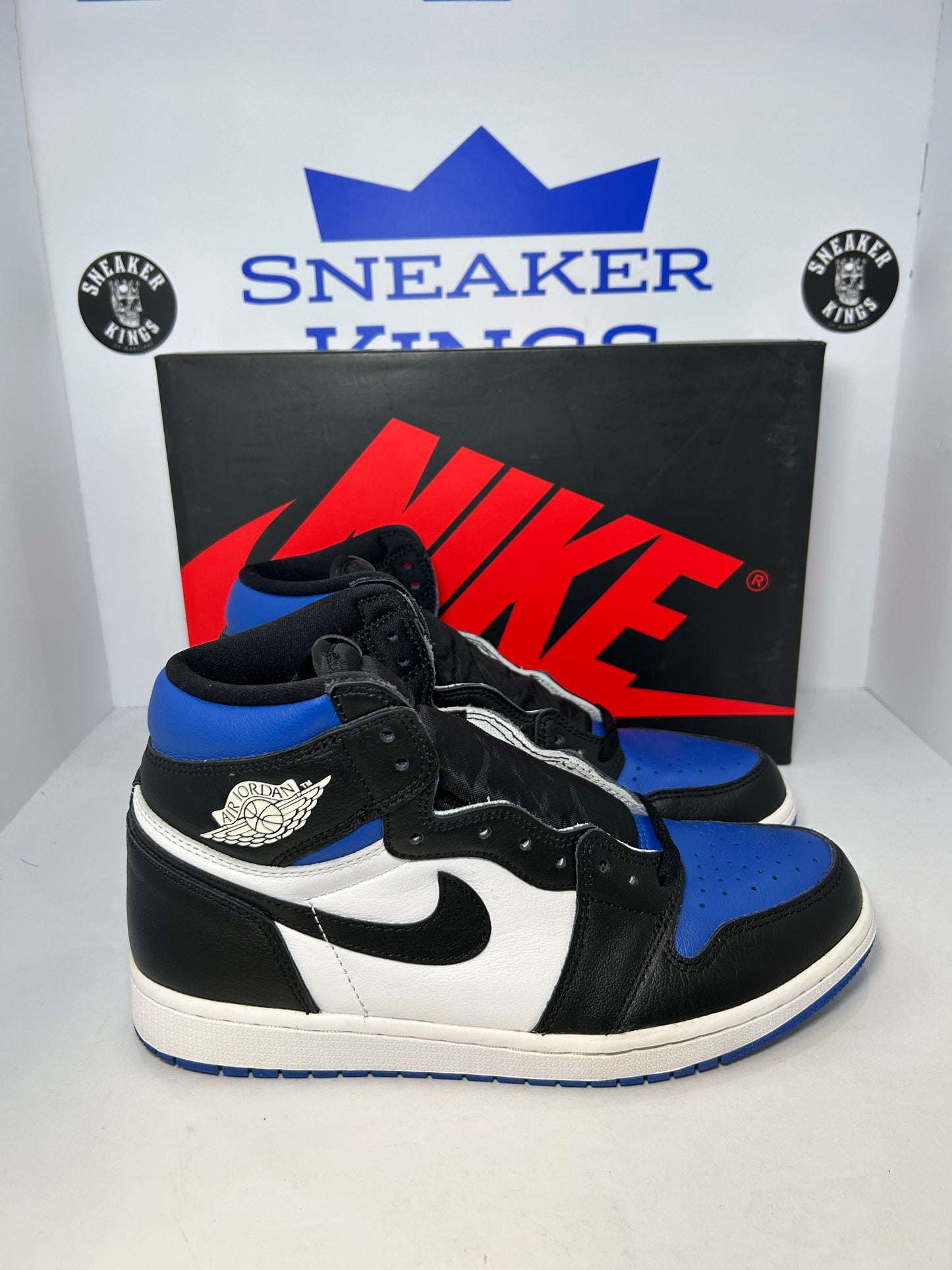Air Jordan 1 Retro High OG Royal Toe (Pre-Owned)