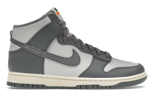 Nike Dunk High SE Vintage Light Bone